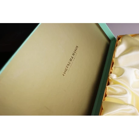 Custom Bespoke Luxury Gift Boxes - Ref. Fortnum & Mason Custom Bespoke Luxury Gift Boxes - Ref. Fortnum & Mason