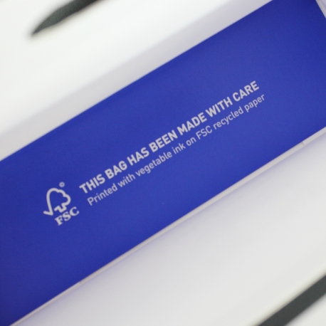 Die Cut Handle Luxury Paper Carrier Bags ref. Unilever Die Cut Handle Luxury Paper Carrier Bags ref. Unilever