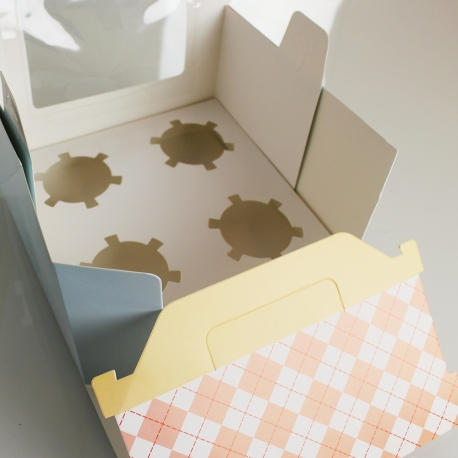 Folding Patterned Cupcake Boxes Folding Patterned Cupcake Boxes
