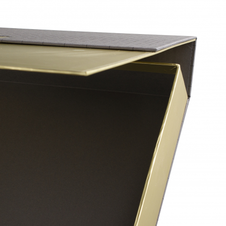 Luxury Magnetic Seal Boxes with Metalised Paper Ref Pyro Luxury Magnetic Seal Boxes with Metalised Paper Ref Pyro