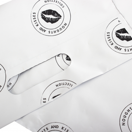 Medium Printed Mailing Bags - Ref. Noughts and Kisses Medium Printed Mailing Bags - Ref. Noughts and Kisses