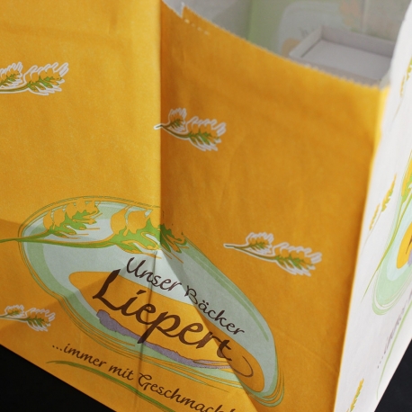 Printed White Kraft Flat Handle Paper Bags with Large Gusset Printed White Kraft Flat Handle Paper Bags with Large Gusset